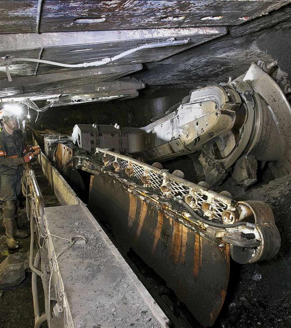 Underground longwall mining